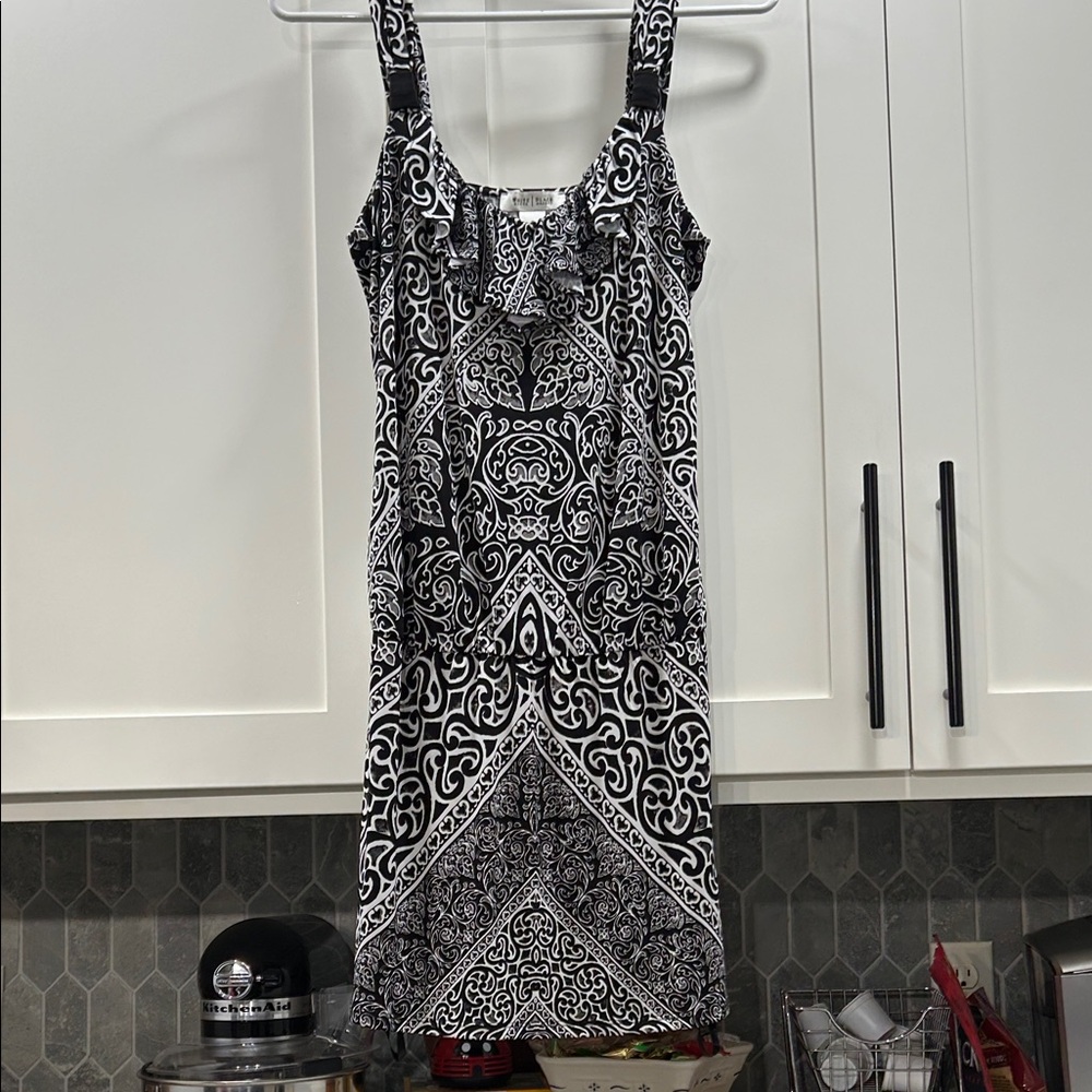 White House Black Market Elegant Black and White Patterned Tunic/Dress